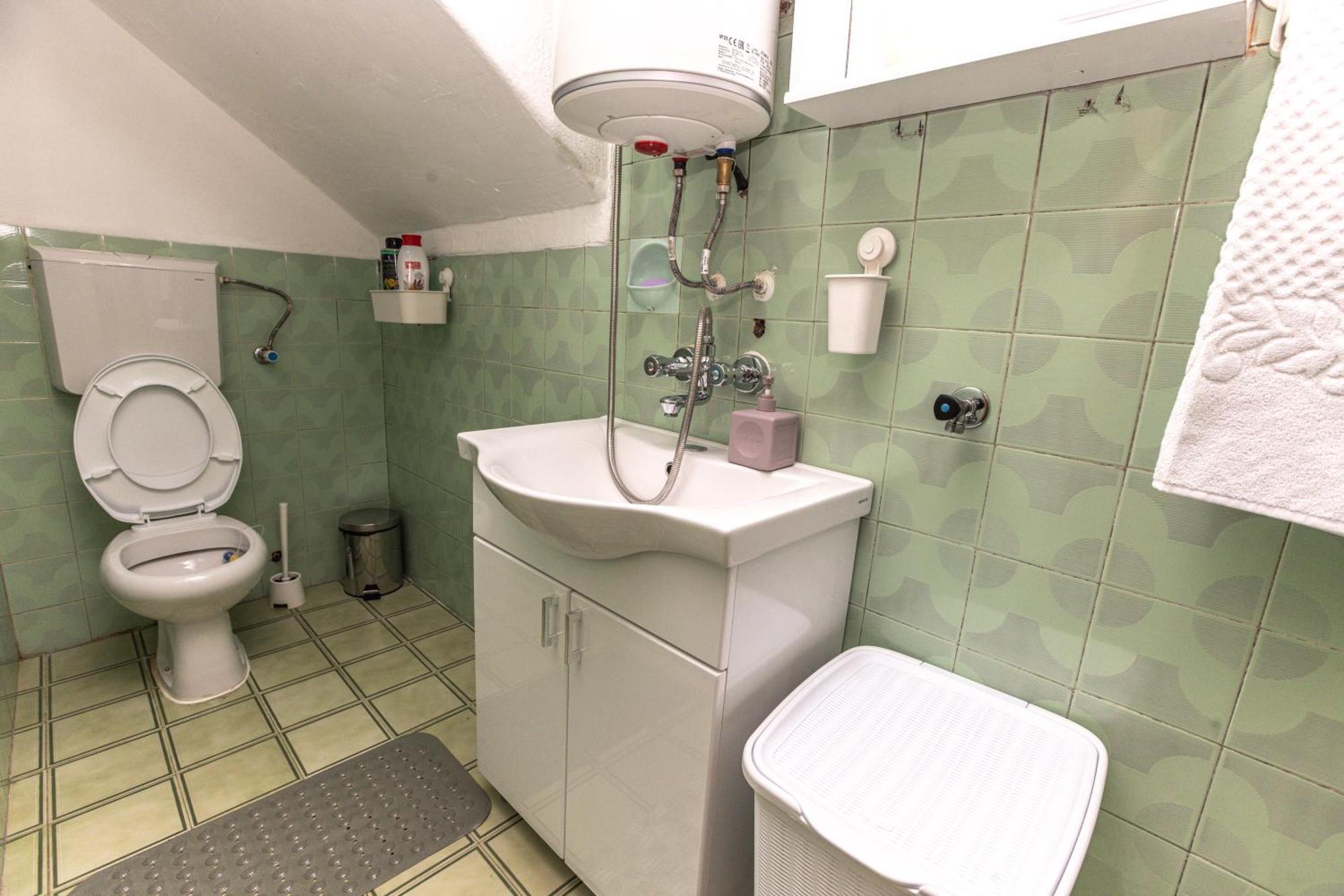 Apartmani Bulevar Cetinje Esterno foto